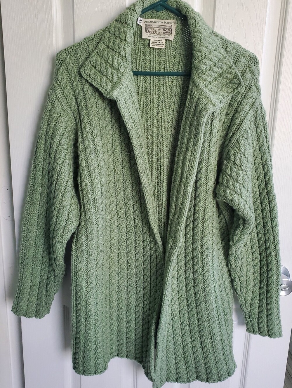 Aran Sweater Market 100% Merino Wool Cabincore XL Irish Green Cable Knit Sweater